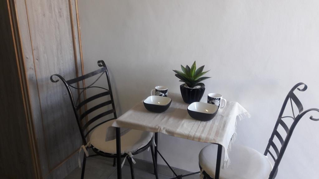 Self-Catering Studio, Unit 6 On Krupp Виндхук Экстерьер фото